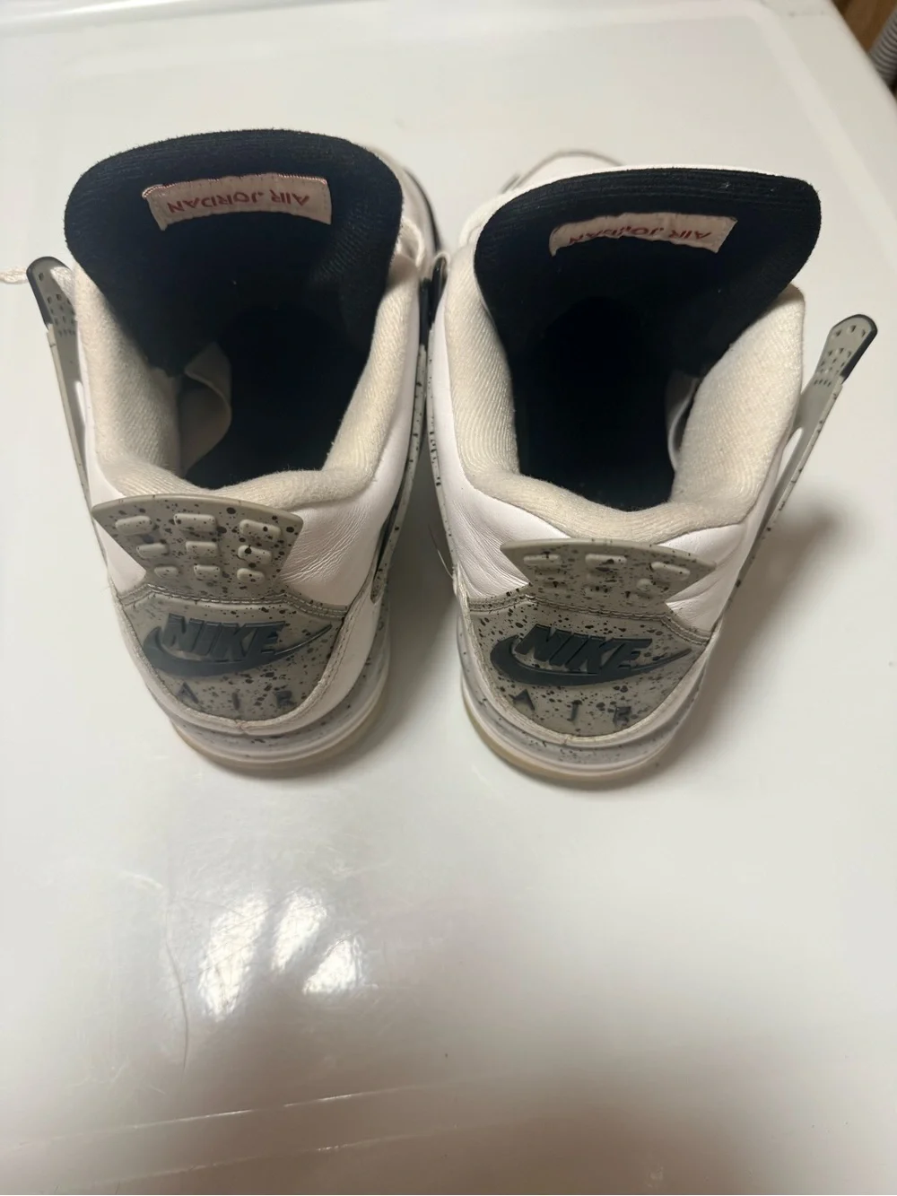 Jordan Kids White and Navy Jumpman Low-Top Sneakers with Red Logo